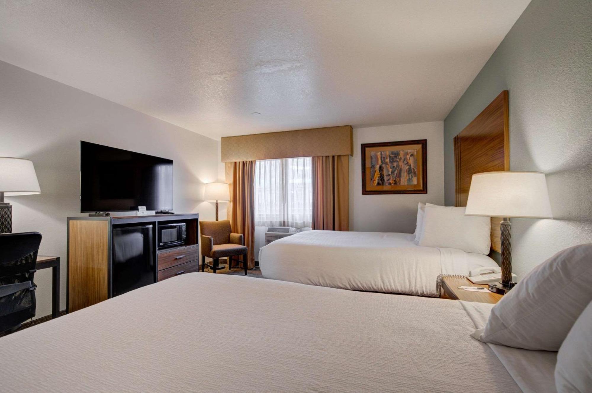 The Ridgeline Hotel At Yellowstone, Ascend Hotel Collection Gardiner Exterior photo